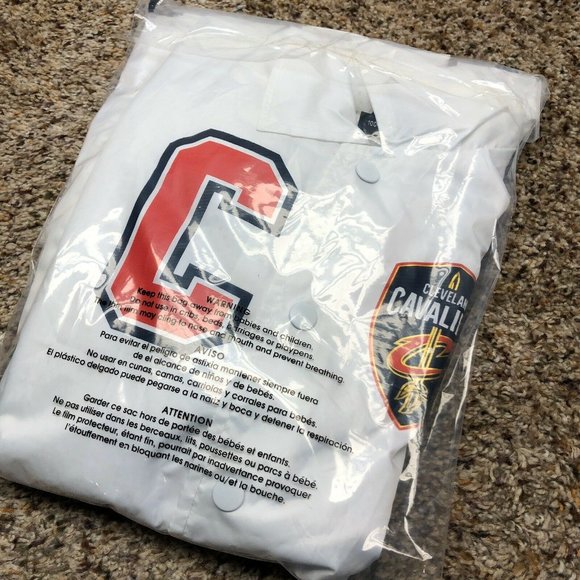 Boy's NBA Cleveland Cavaliers Coach Jacket nwt - Picture 2 of 11